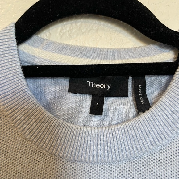 Theory Men crewneck nwot - Picture 4 of 9